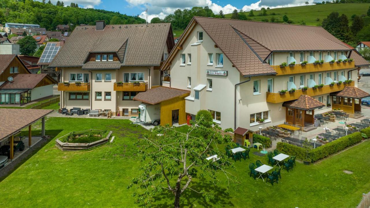 Hotel Restaurant Schwoerer Lenzkirch Exterior foto