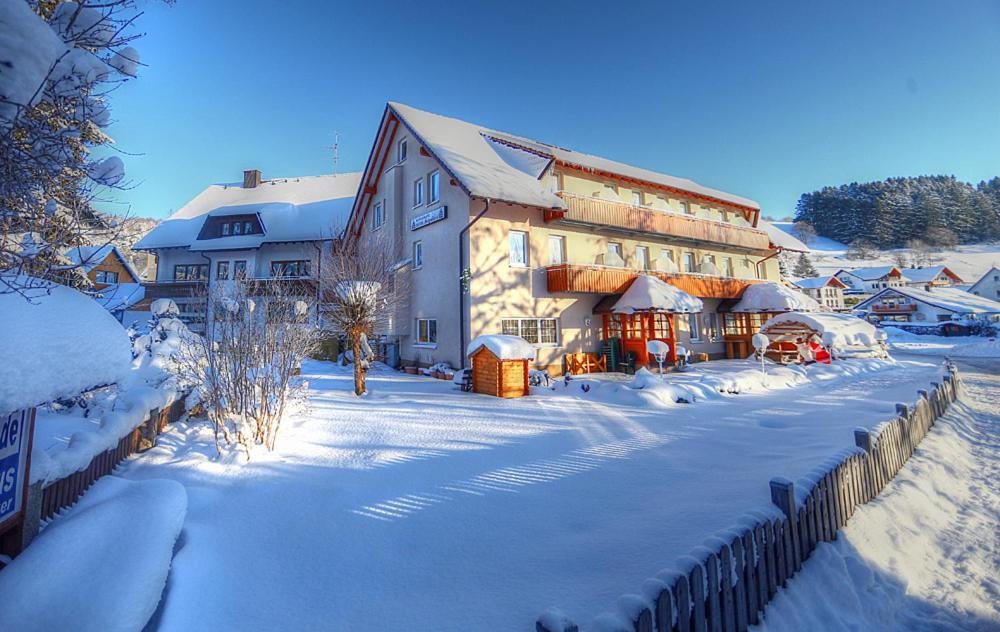 Hotel Restaurant Schwoerer Lenzkirch Exterior foto