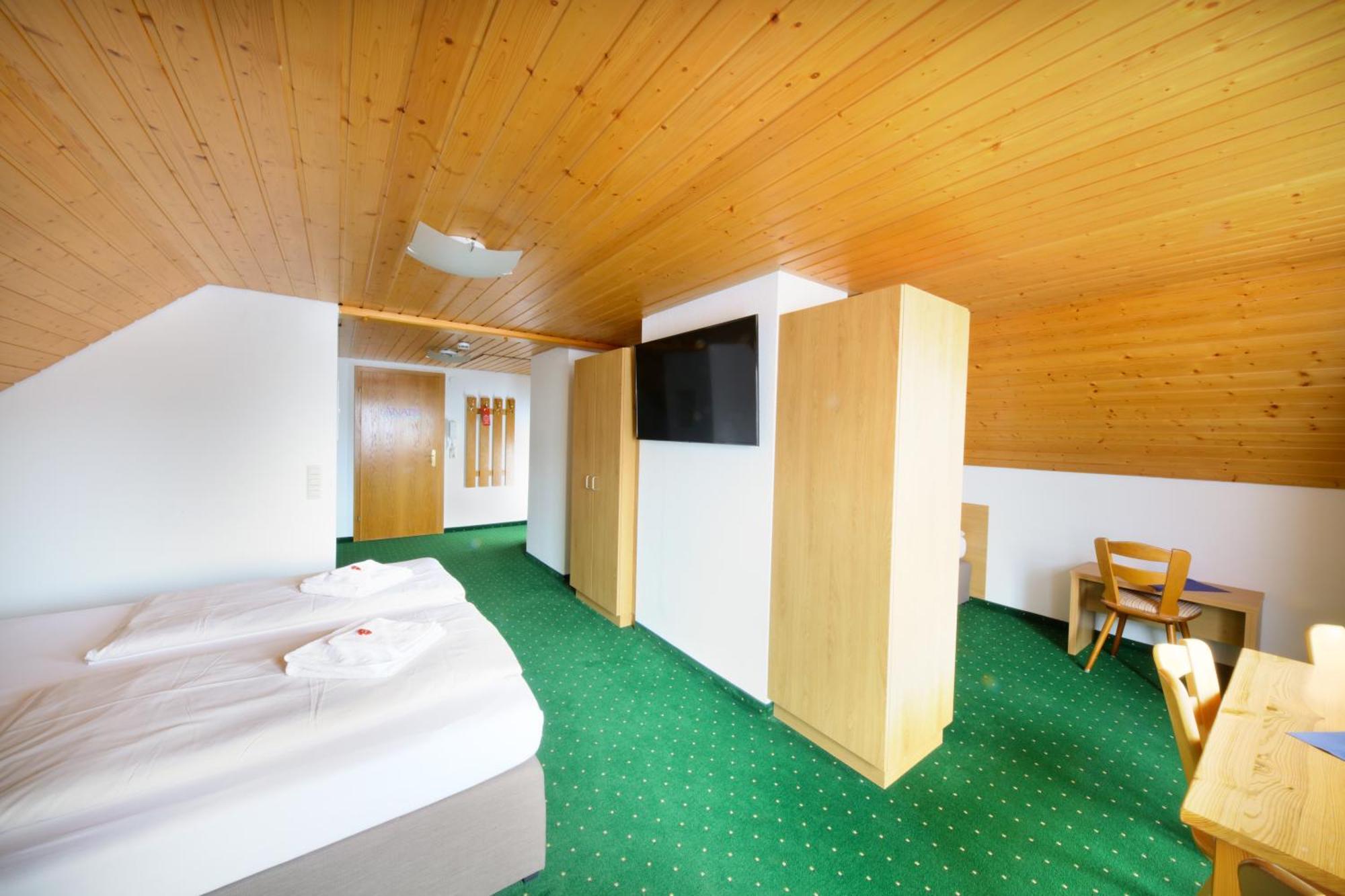 Hotel Restaurant Schwoerer Lenzkirch Quarto foto