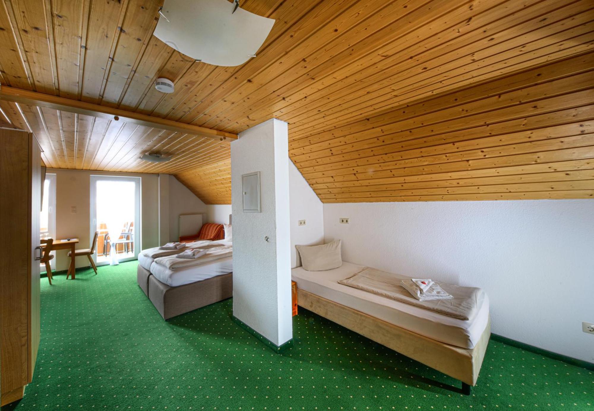 Hotel Restaurant Schwoerer Lenzkirch Quarto foto