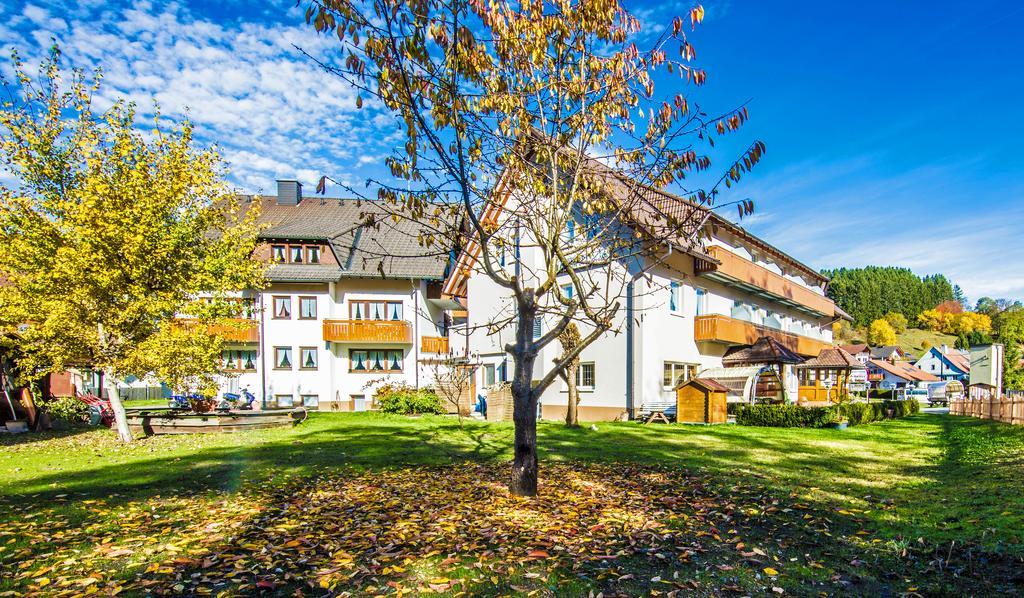 Hotel Restaurant Schwoerer Lenzkirch Exterior foto