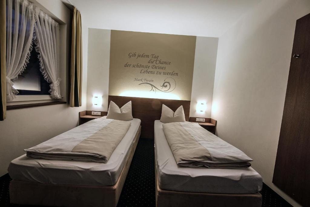 Hotel Restaurant Schwoerer Lenzkirch Quarto foto