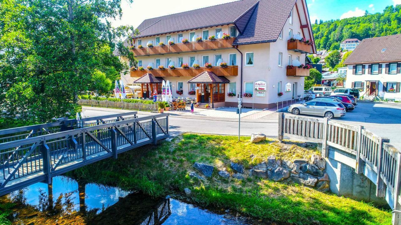 Hotel Restaurant Schwoerer Lenzkirch Exterior foto